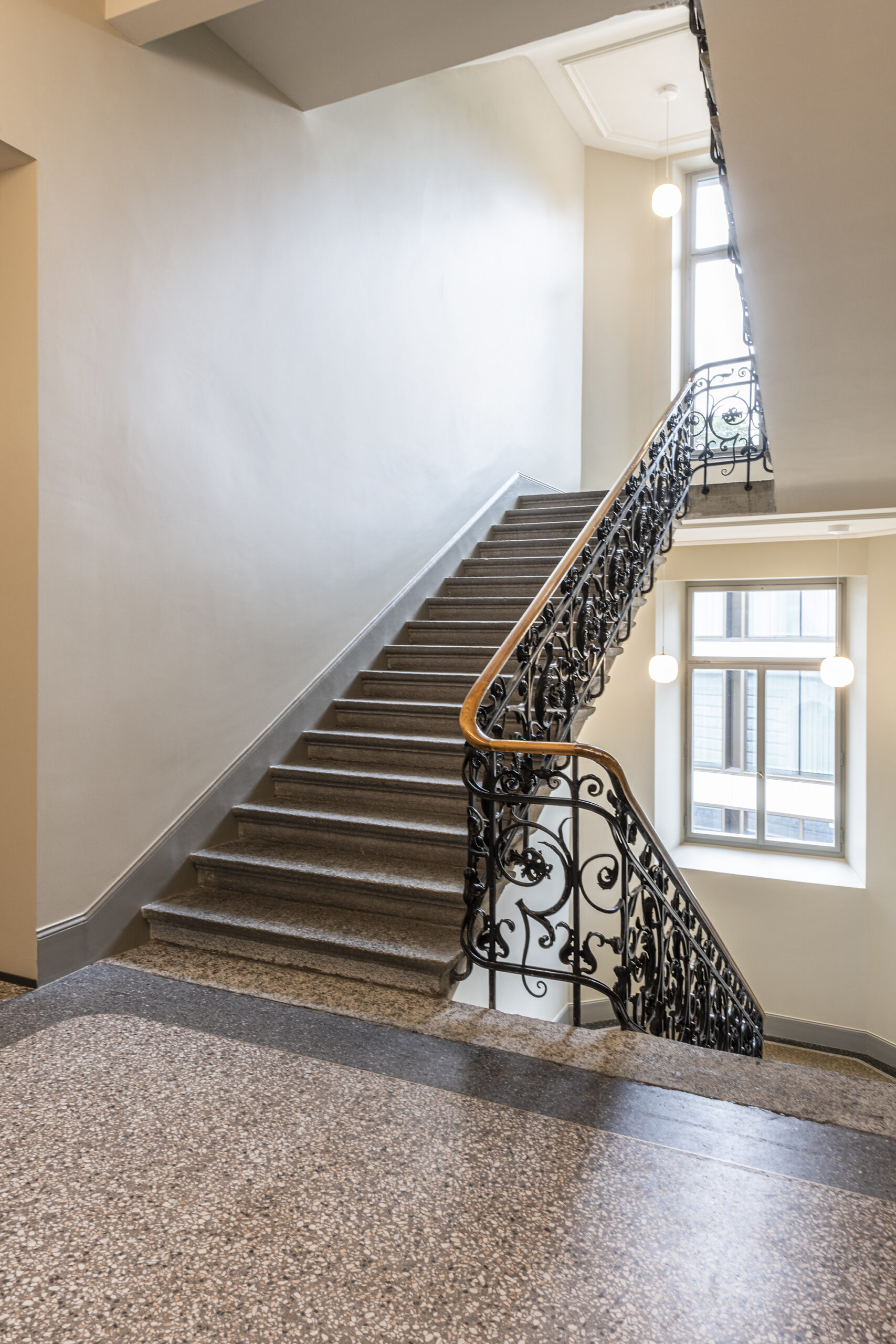 Hauptpost Treppe OG